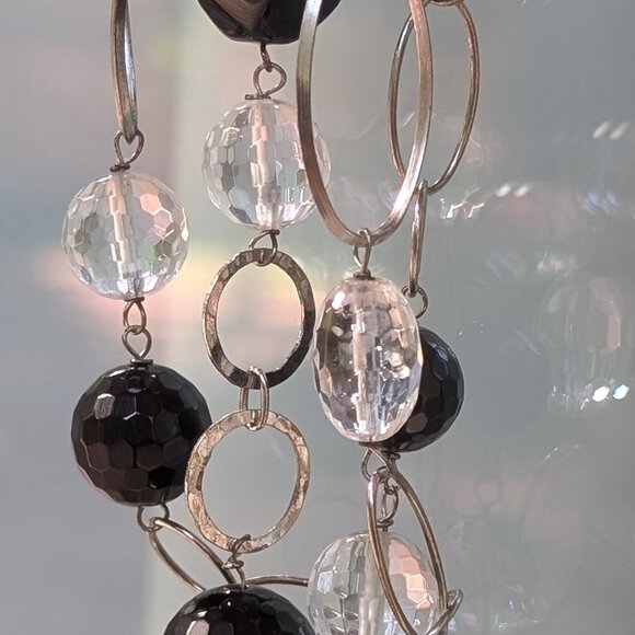 This elegant 36" necklace features a combination of beads and hammered metals - Picture 2 of 5